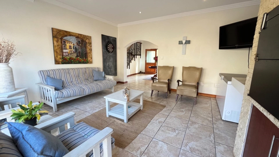 6 Bedroom Property for Sale in Hartenbos Heuwels Western Cape